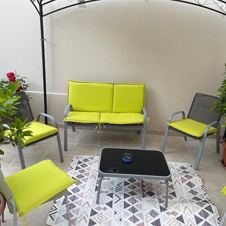 Cozy Minimal Apartment Pireu Exterior foto