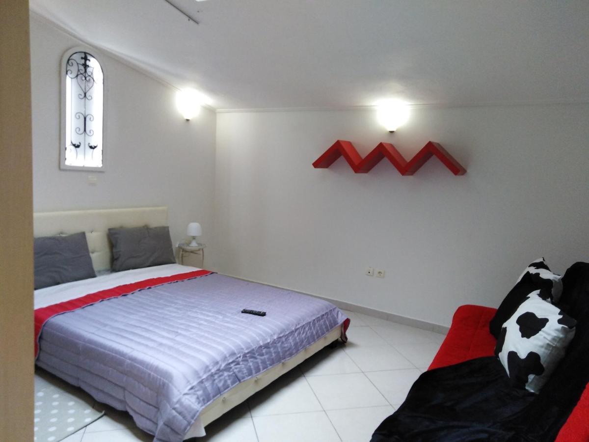 Cozy Minimal Apartment Pireu Exterior foto